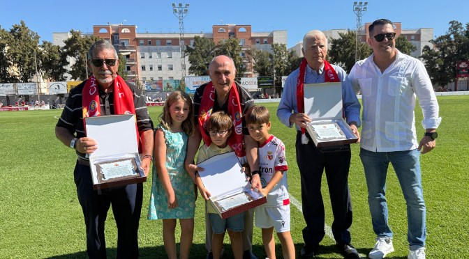 El Chiclana C.F. reconoce a tres de sus directivos.