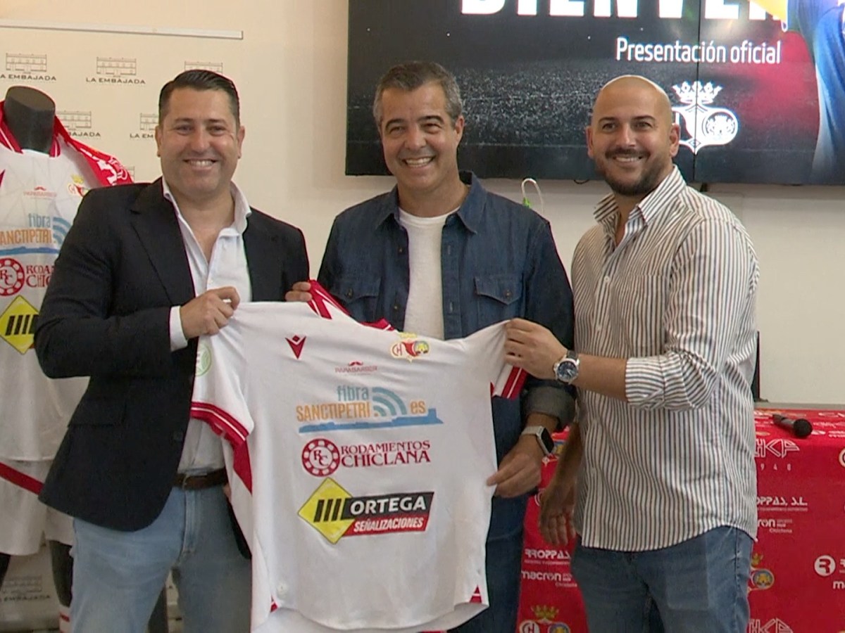 El Chiclana C.F. presentó oficialmente a José M. Pérez Herrera